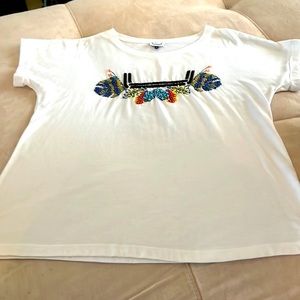 Adolfo Domínguez women tshirt size medium.